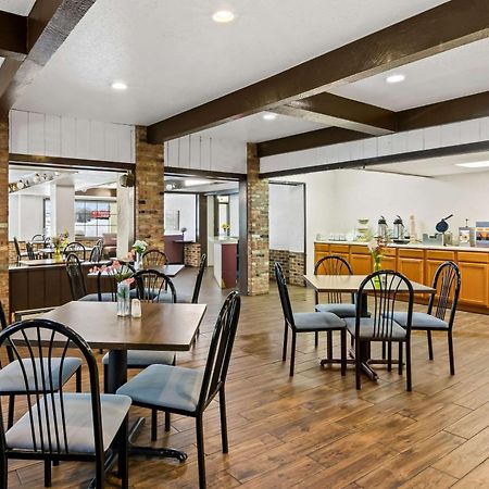 Econo Lodge Manistee Eksteriør billede