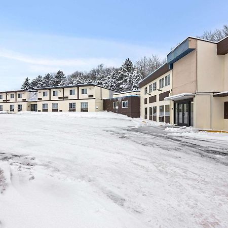 Econo Lodge Manistee Eksteriør billede