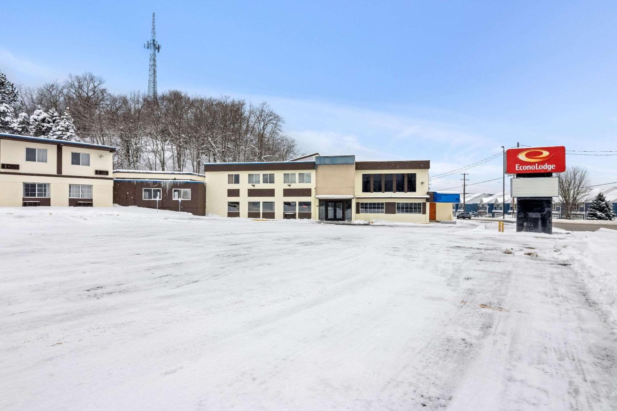 Econo Lodge Manistee Eksteriør billede